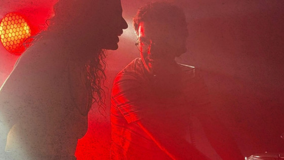 לרקוד בזמן ג'נוסייד: הרייב הפלסטיני חוזר - צעירים ביפו וחיפה מתעקשים לארגן מסיבות מחתרתיות במרחב עוין ותחת שאלות מוסריות וקיומיות